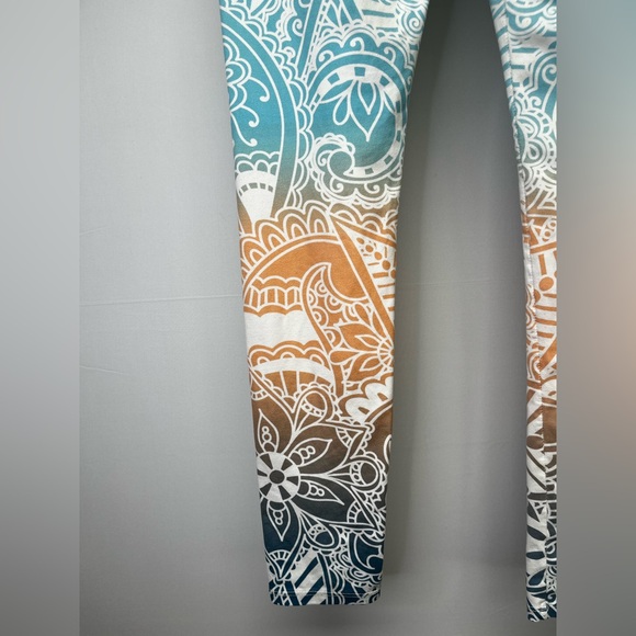 2018 Miss Hooters International Pageant Competitor Leggings - Picture 4 of 13